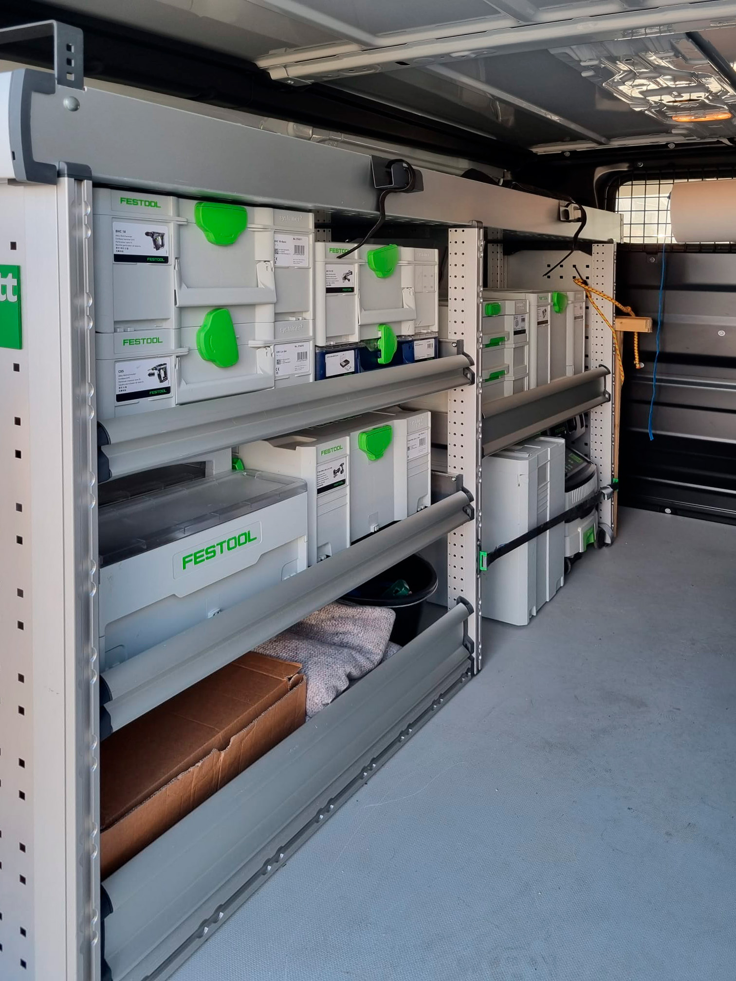 Efficiently installed kitchens Bott Ltd