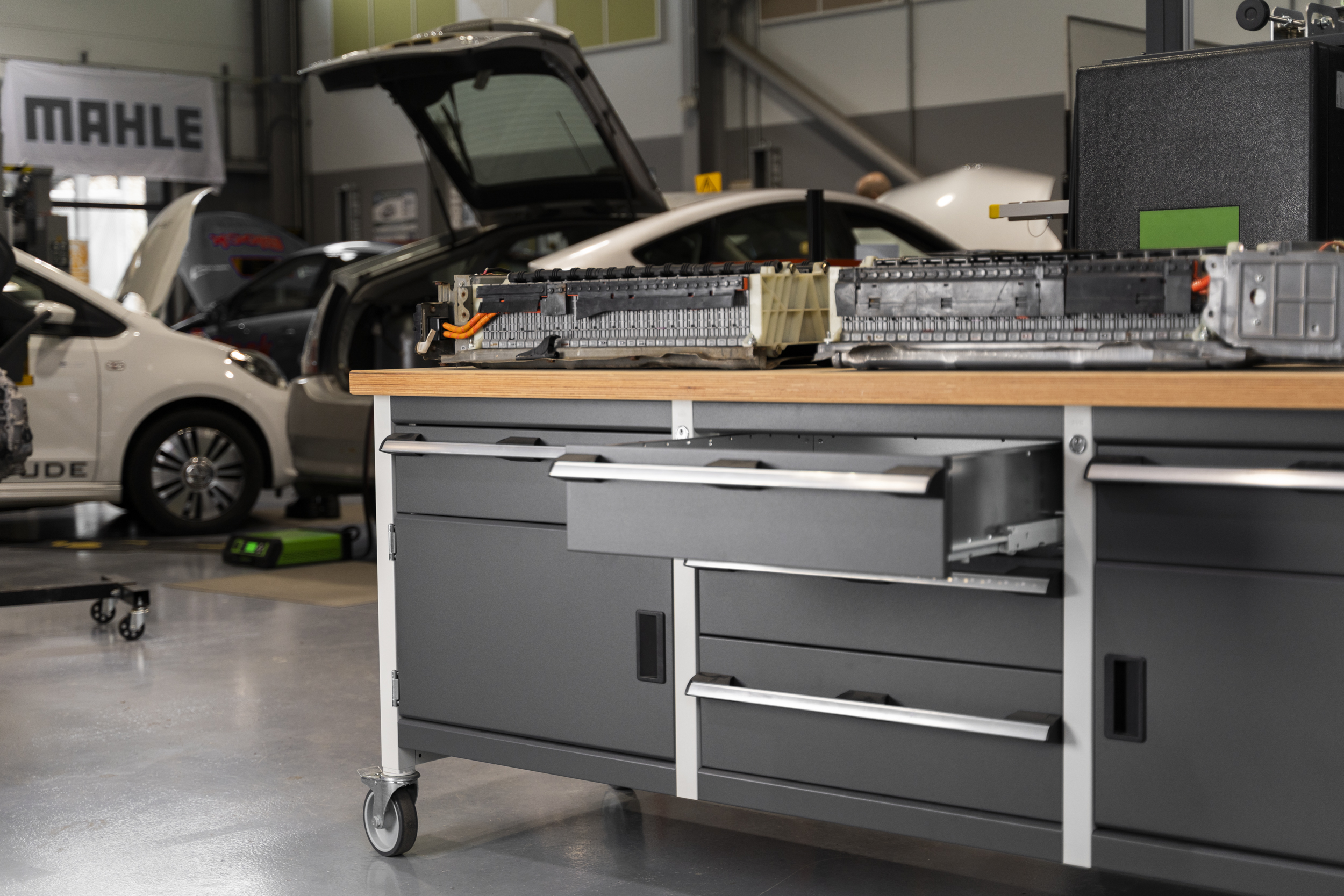Exeter College Workbenches -8.jpg